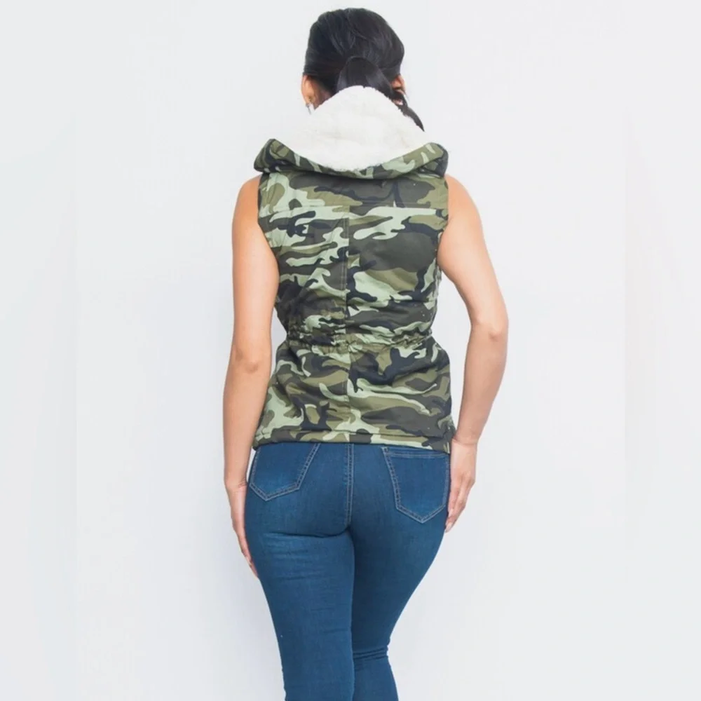 Camouflage Sherpa-Lined Hooded Camo Vest (Olive) size Medium